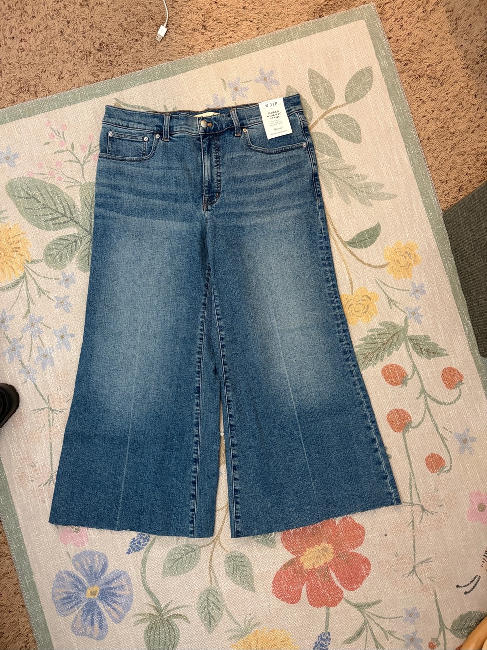 Madewell Wide-Leg Cropped Jeans in Medium Blue Wash